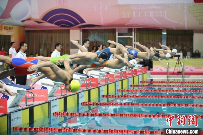 2024年全国春季游泳锦标赛赛程过半，山东青岛崂