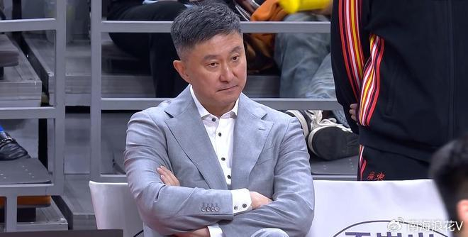 广东男篮逆转新疆实现复仇 杜锋调整阵容崔永熙