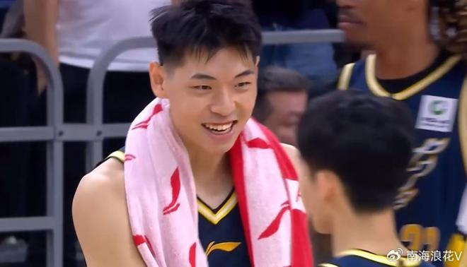 广东男篮逆转新疆实现复仇 杜锋调整阵容崔永熙