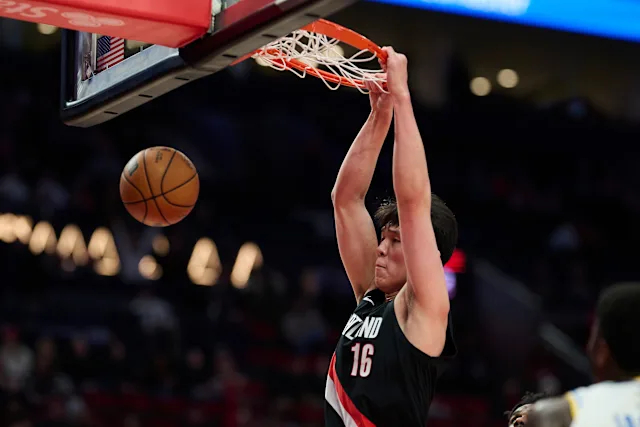 开拓者内线轮换策略：罗威伤病隐患与杨瀚森成