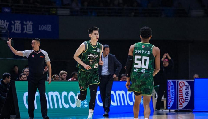 南京同曦三连败排名跌至第17位，季后赛无望面临