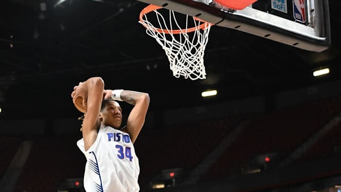 活塞裁掉次轮新秀转正双向老将 建队思路显成效