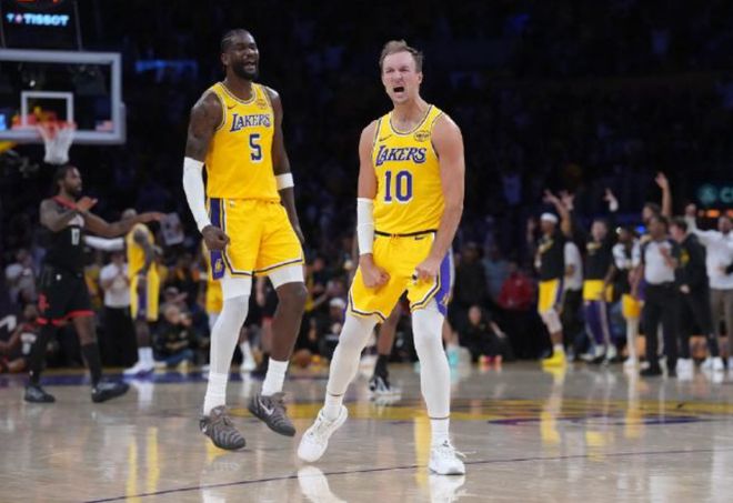 火箭0-2落后湖人 新三巨头强势碾压杜兰特复出阵