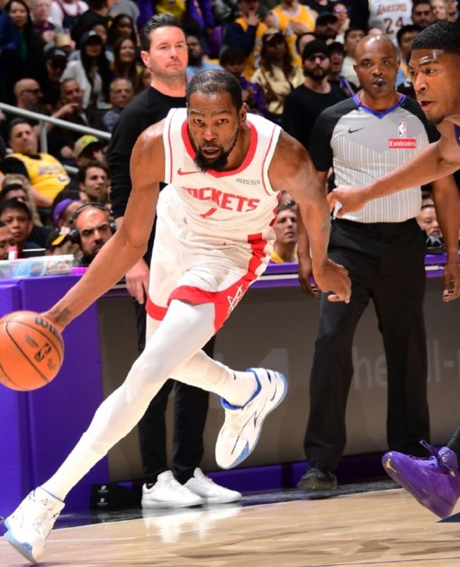 火箭0-2落后湖人 新三巨头强势碾压杜兰特复出阵